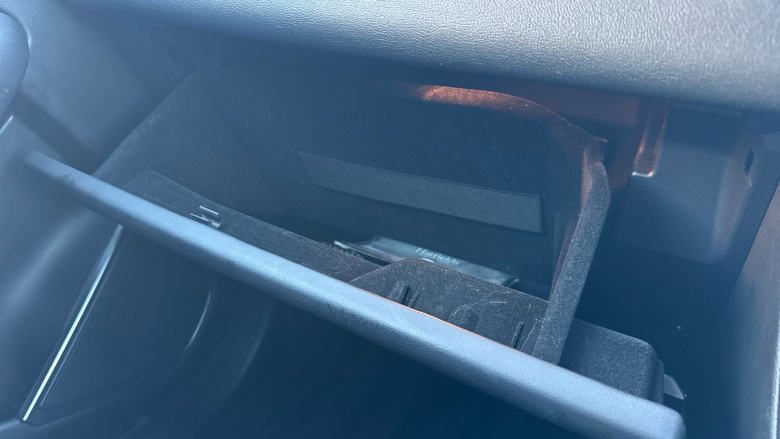 Jaguar F-Pace 2.0 D200 R-Dynamic Black 5dr Auto AWD Diesel Estate